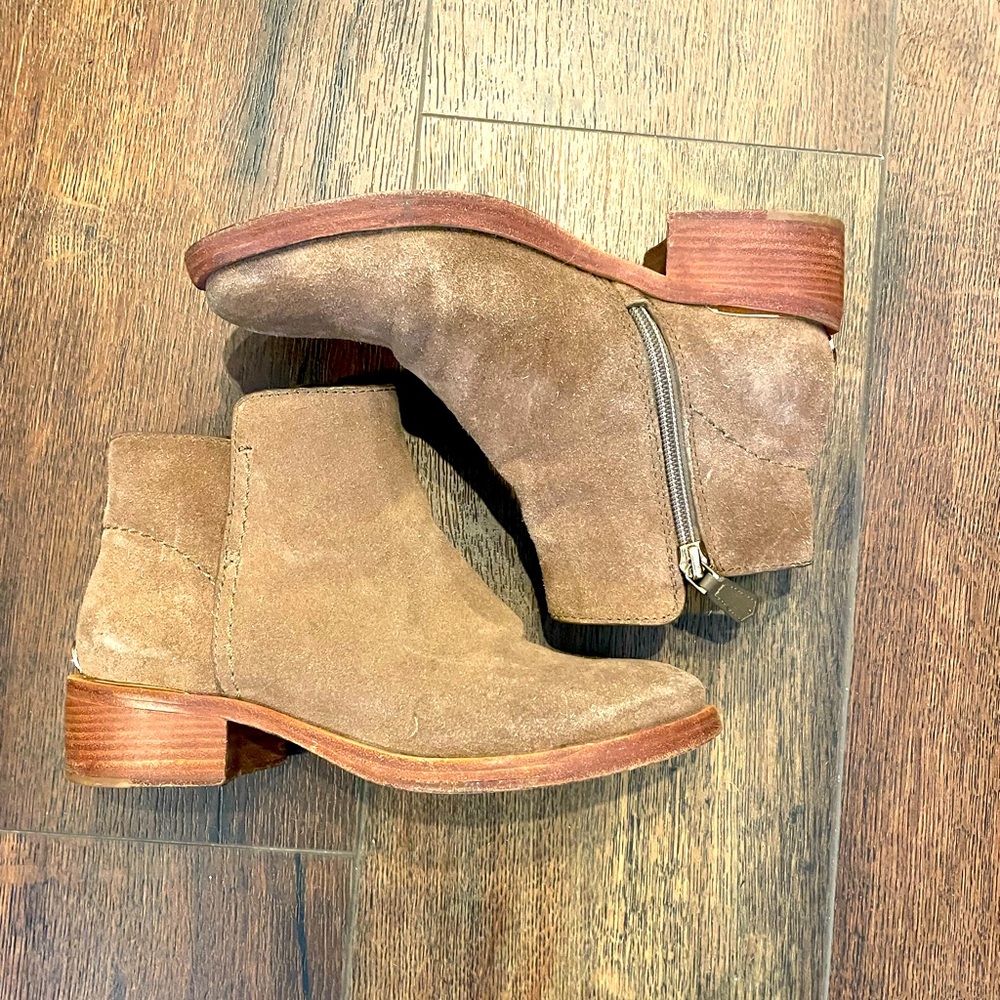 Tory Burch size 5 booties